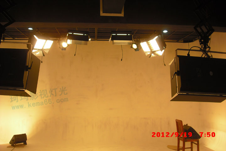 湖北咸宁电视台虚拟演播室灯光声学工程